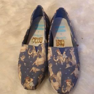 snow white toms!